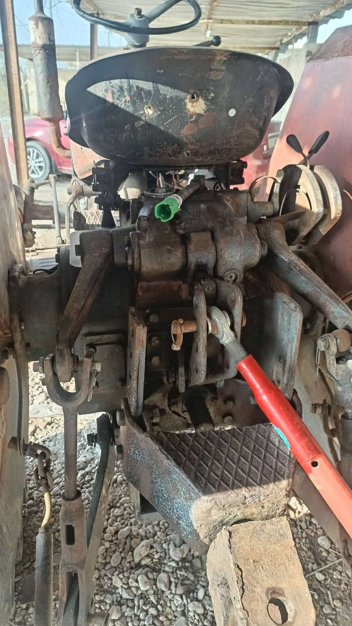 عنتر ١٩٨٩ رقم وسنوية بدون تحويل جاهزة من كلشي محرك وكير وحدادية وجهازه رفع تايرات و لايتات و سلف وباتري نكرة سلف شغال من كلشي خير من الله ما بيها نقص كشر نظيف وراها فدان السعر ٤٨٠٠ مكاني كربلاء ناحية الحسينية
***********
