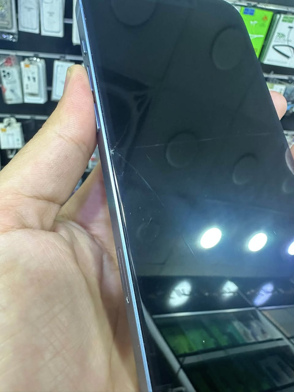 سلام عليكم❤️
📱 للبيع ايفون ١٤ بلاص 

* 🔹 الذاكرة: 128GB
* 🔹 صحة البطارية: 88% (مبدلة أصلية)
* 🔹 الجهاز: ماستر عربي
* 🔹 الاستخدام: كلشي شغال 100% (نت – صوت – اتصال)
* 🔹 الشاشة: مبدلة وبيها فطرين ما مأثرات على الأداء
* 🔹 الحالة: نظيف جدًا ومرتب (نضافة 100%)
* 🔹 الملاحظات: بدون أي خلل

💯 فول جهاز وجاهز للاستخدام
🛠️ ضمان فحص يوم كامل

💰 السعر: 380  قفل من الاخير
📍 المكان: بغداد – مدينة الصدر
📞 الرقم: ***********

