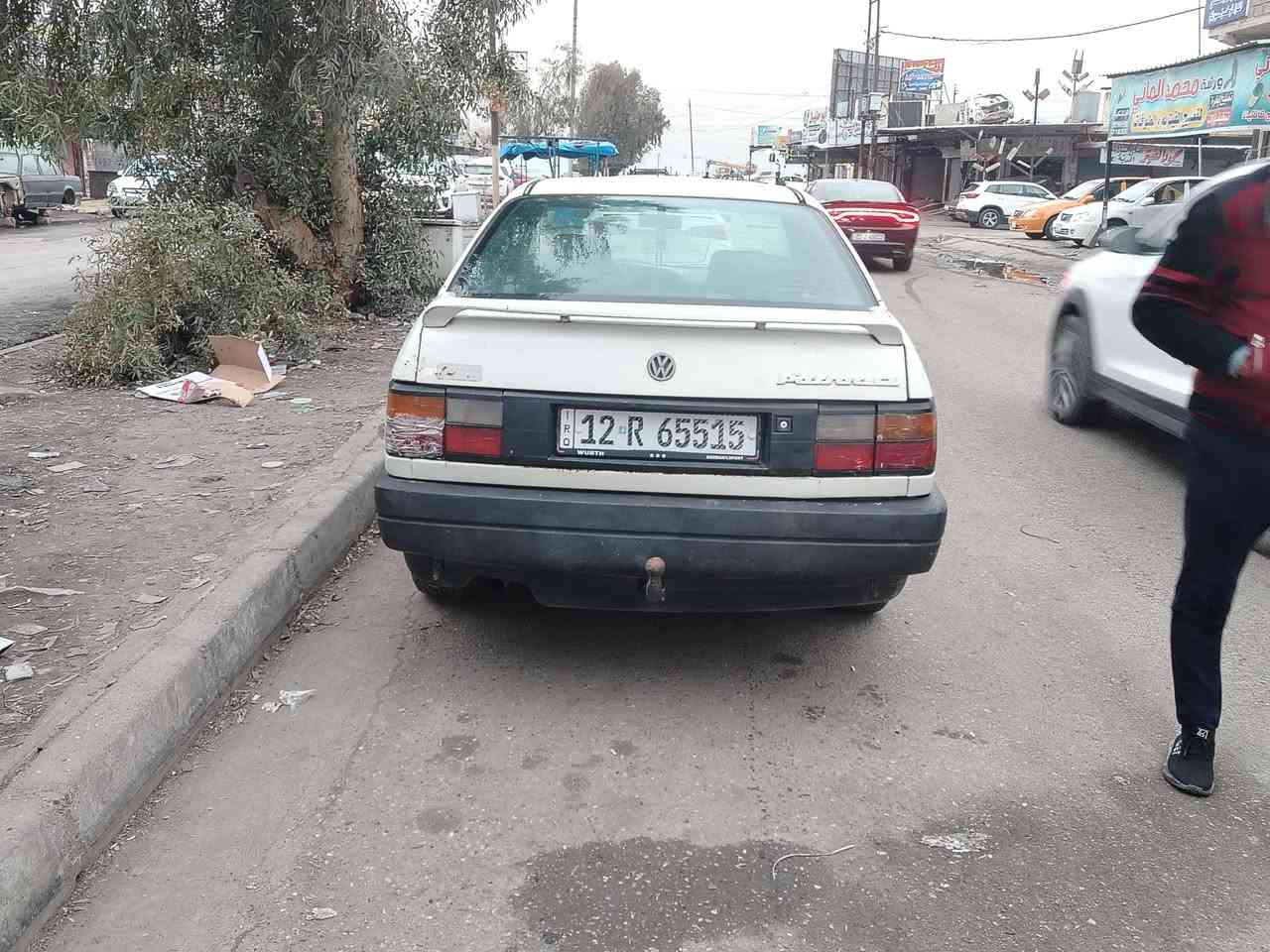 سلام عليكم
سيارة باسات موديل ٩٠ وضع شركه صبغ ما بيها كشر نظيف وضع شركه مكينه شرط كير شرط رقم انكليزي جديد سنويه جديدة باسمي تحويل وكاله كابون بانزين بيها 
السعر 30 وبيها مجال شي بسيط للاستفسار الاتصال على الرقم ***********
