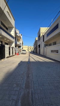 نرافقكم في رحلة البحث عن منزل الاحلام او  تأمين افضل صفقة للبيع عقاركم...