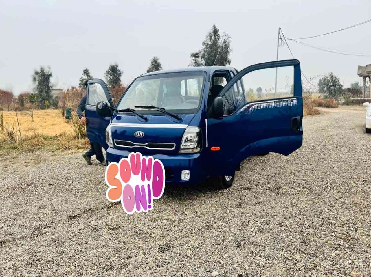 السلام عليكم سيارة كيا بنكو حمل((( #ادوات شغل بغداد )))للبيع الموديل 2007  محدث 2018سيارة كاملة مكينة كرنفال كيراوتماتيك  مري شفط تدفئا بل كشنات   السياره مفوله  محرك 3000 قبق اسود وتخم تاير مكان السيارة  تكريت سعر  55 وبيه مجال قليل للشراي 
للاستفسار ***********
