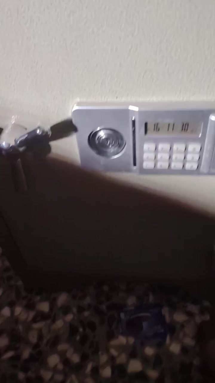 قاصة للبيع فولاذ ضد الرصاص الماني مكاني بغداد حي النصر قرب العيادة الشعبيه رقمي *********** الرقم معلق اتصل واتساب قاصه اخت الجديدة وزن 180 كيلو
