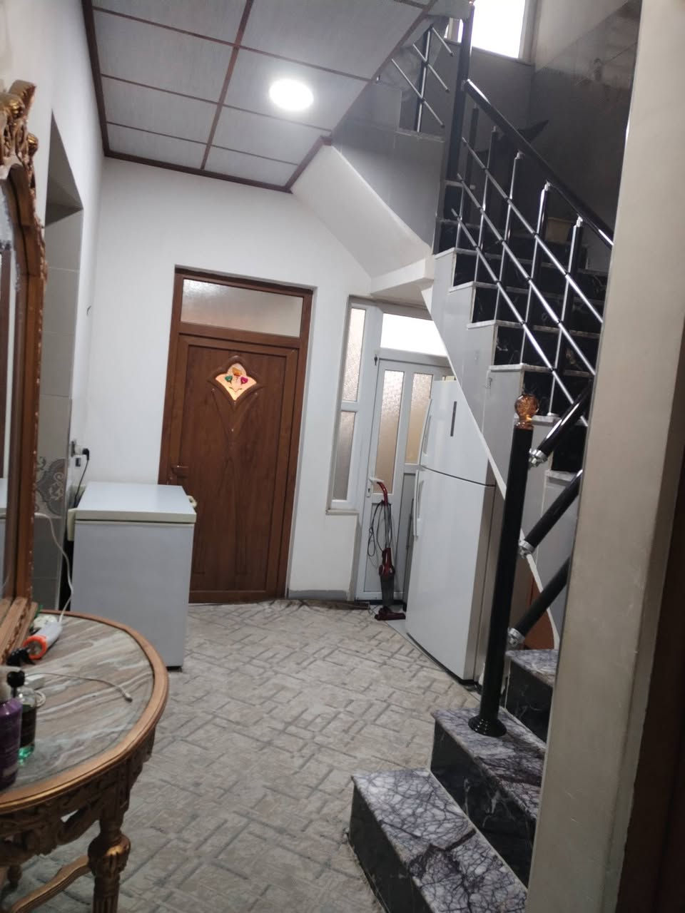 بيت للبيع / او المعارضه 

في حي الفلاح الثانية / مقاطعة ٩ / سند ٢٥  طابو زهور / بناء ٢٠٢٠ /المساحة 125 متر واجهة ٦ وربع  / طابقين 

الطابق الاول ( مطبخ بارد ومطبخ حار / هول مفتوح عالمطبخ / استقبال / غرفة نوم  / حمامات ) 

الطابق الثاني ( ٣ غرف نوم/ وهول/ وحمامات)

السعر 170 مليون قابل للتفاوض 

للاستفسار ***********
