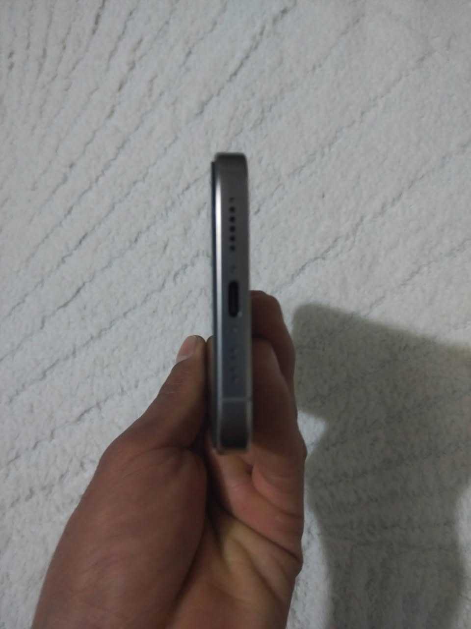 سلام عليكم عندي ايفون 16 برو ماكس جلخ ما بي والله بطاريته 91 لي يريده يجي خاص او هاذه رقمي *********** مكاني رمادي قيم بل يرضه الله وياخذه
