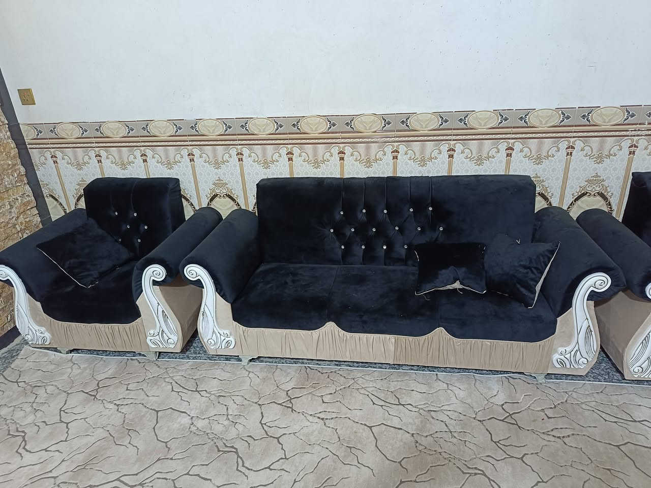 البيع  راسل واتساب وتدلل***********
