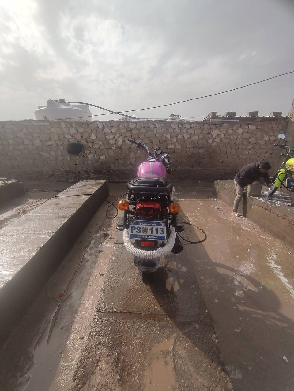 دراجه دايون 23طالعه بل 24
دراجه نضيفه كلش لا مفتوحه ولا عايزه شي كامله 
السعر1900وبيه مجال شويه 
مكان نجف حيدريه خان نص 
للتواصل مراسله او اتصال وواتساب ***********
