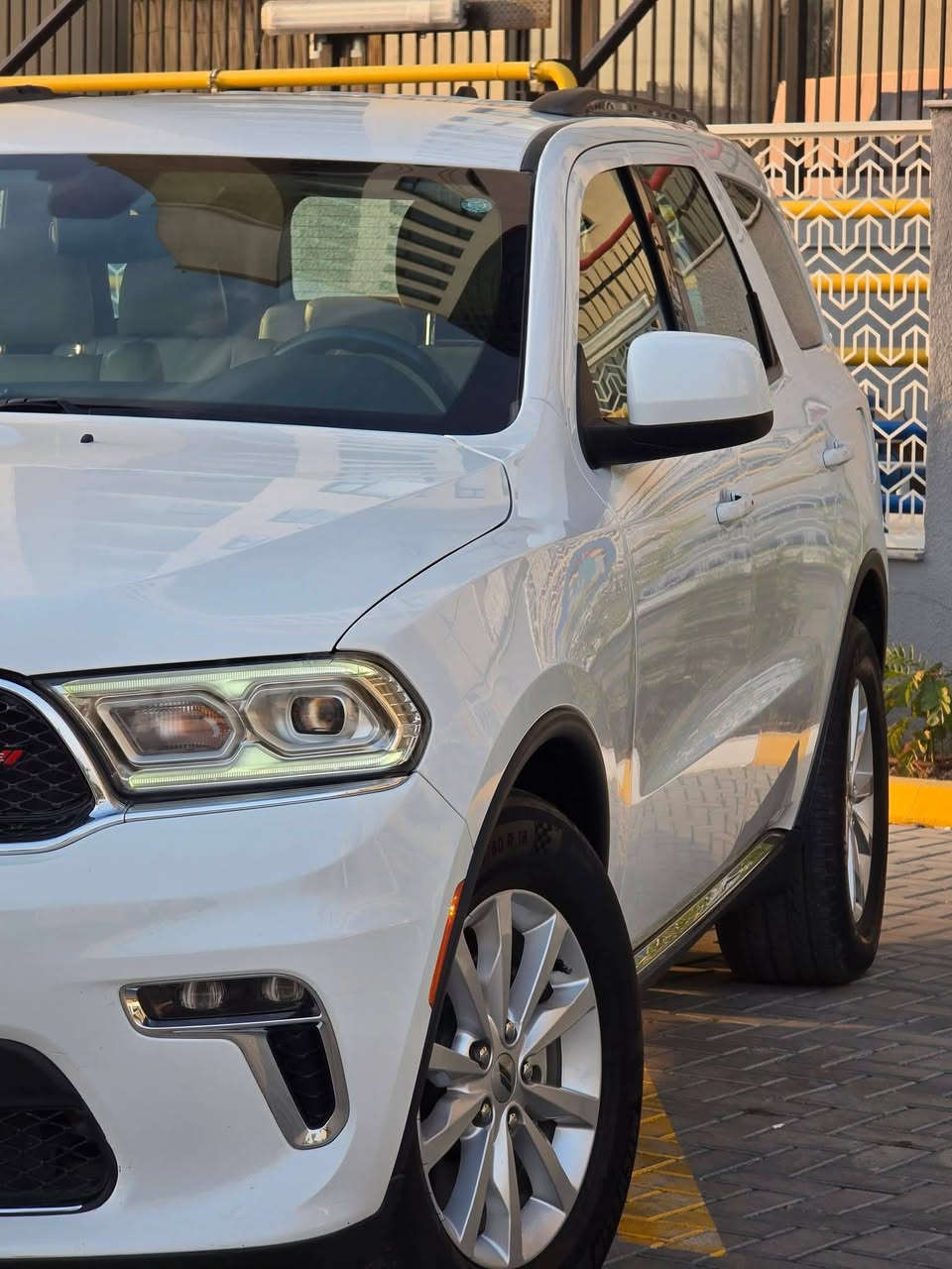 دورنكو 2021 خليجي وكالة هارلم مكفولة كفالة عامة من الصبغ
ماشية 50 الف كيلو حقيقي
السيارة نضيفة جدا مابيها نقص برغي مبدل تخم تاير جديد فقط الباقي كله ع وضع الشركة 
رقمها سليمانية بسمي تحويل ثاني يوم 
رقم وهزة وسنوية جديدة ما ساقطة
المواصفات نص فول 
بصمه ابواب 
بصمة تشغيل 
تشغيل عن بعد 
رادار امامي وخلفي 
حساسات امامي خلفي
حساس اطارات 
شفتات استيرن
7 راكب 
3 قطع تبريد 
كشن السائق كهرباء
مكينة 6 سلندر 
مكاني بغداد البياع 
السعر / 310 ورقة وبيها مجال للطيبين 
للإستفسار/ *********** متوفر واتساب
ترهم مراوس حسب القناعة .
