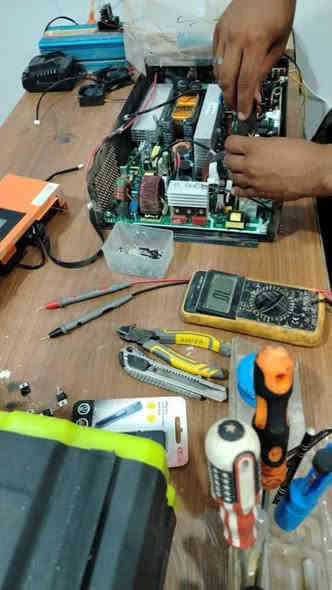 🛠️ مركز المستقل لصيانة الإنفرترات ⚡
📍 خبرة وكفاءة في صيانة جميع أنواع الإنفرترات الصناعية والزراعية والمنزلية

🔧 خدماتنا تشمل:

فحص وبرمجة الإنفرترات بجميع الماركات

تصليح الأخطاء والأعطال (كودات الخطأ – تلف الموسفتات – تغذية المعالج – أعطال IGBT)

تبديل القطع الأصلية وضمان الجودة

تنظيف الأجهزة ومعالجة الرطوبة والورنيش

دعم فني واستشارات مجانية

📞 اتصل الآن ***********
📍 الموقع: قضاء الحويجة – (سايدين المعارض مقابل المحطة الحكومية )
🕒 الدوام: من 8 صباحًا إلى 6 مساءً

⚙️ مركز المستقل... دقة في الصيانة، وثقة في الأداء ⚙️
