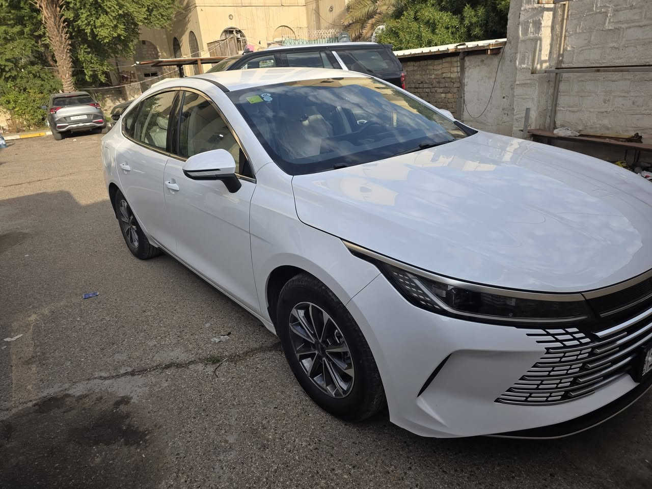 BYD
مرقم بغداد بأسمي 
دستروي ابيض
ماشية ٢٧٠٠
غراضاها كاملة وياها 
١٩١٠٠
شارع حيفا
***********
