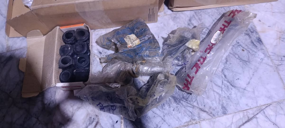 السلام عليكم غراض ستاركس 
حداديه  كله جديد ربل شرح 4 زوج + لقم 2 زوج +ربل طبله كامل + لعايب زوج 
مرايات شفط الاستفسار ‏‪0781 539 5762‬‏ المكان البصره
