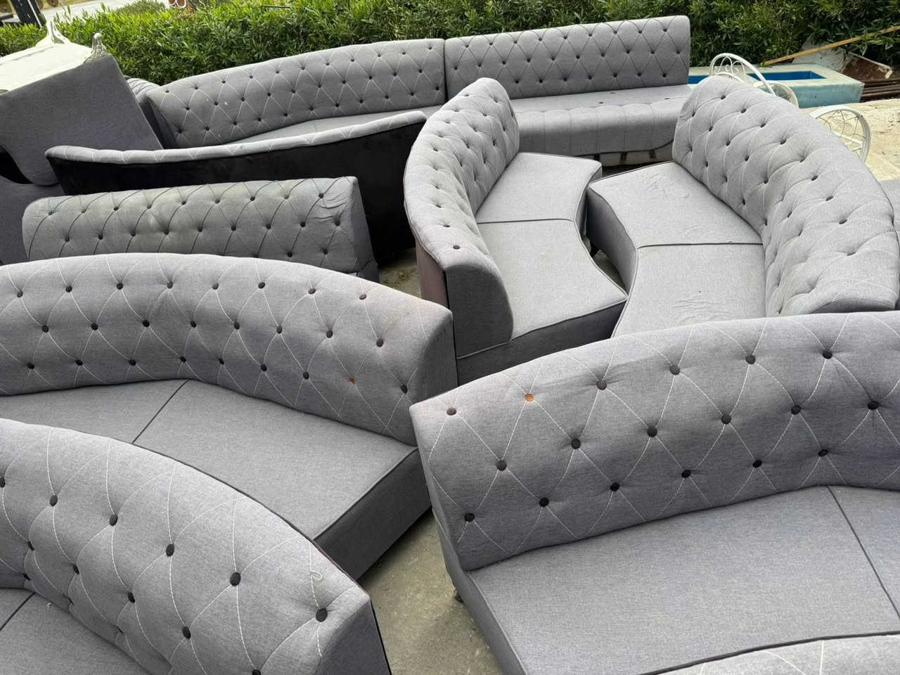 خم قنفات للبيع 
الي يريدهن هسه يجي ياخذهن 
كل قطعتين كبار ب٣٠٠
جدد ونظيفات 

واكو بيهن متضررات ذني عوفوهن 

الاعظميه / مطعم الف ليلة وليله 
ساحه الدلال
***********
