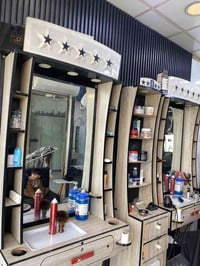 مرايات حلاقه عدد ٣ وياها باترينه نضيفات مستعجل 225 مكاني بغداد 0781126...