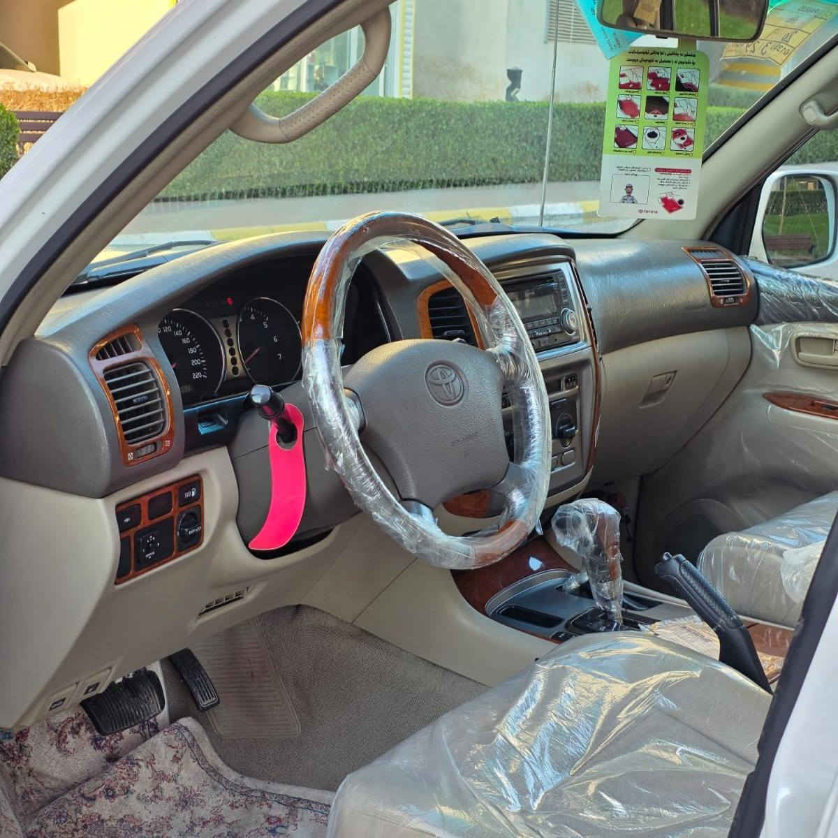 تويوتا لاندكروزر مونيكا 2006 مواصفات GXR
قطعت 97 ألف كم فقط
بدون صبغ – فل مواصفات
داخلية أصفر – أوتوماتيك – دبل أكسل
سلايد – ثلاجة – 3 صفوف مقاعد
تبريد مركزي
حساسات أمامي وخلفي
قفل أكسل

🟦 السعر  _ الطلب في التعليقات سيأتي إليك مباشرة 
                  فقط على الصفحة مو على كروب

الگير والمكينة بشرط
التحويل والغرامة بشرط
المكينة غير مفتوحة
الموقع: السليمانية – منطقة رابرين

أرقام المالك:
***********
***********
