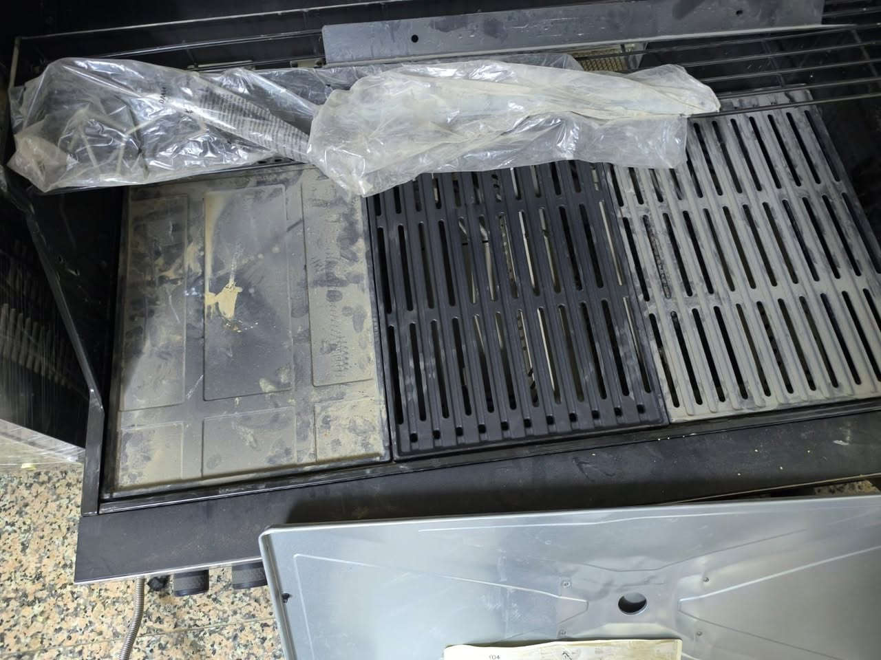 شواية برغر ودجاج تشوي اي شي غير مستخدمه واتساب ***********
