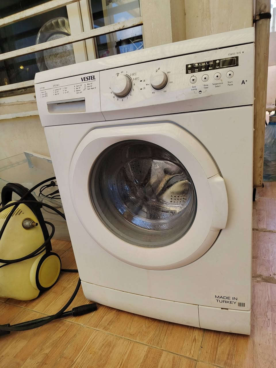 السلام عليكم ورحمة الله وبركاته
للبيع غساله فستل تركي الصنع كلش نظيفه حج 8كيلو السعر 175000 مع التوصيل داخل السليمانيه
يرهم مراوس بغساله عاطله
***********واتساب
***********واتساب
