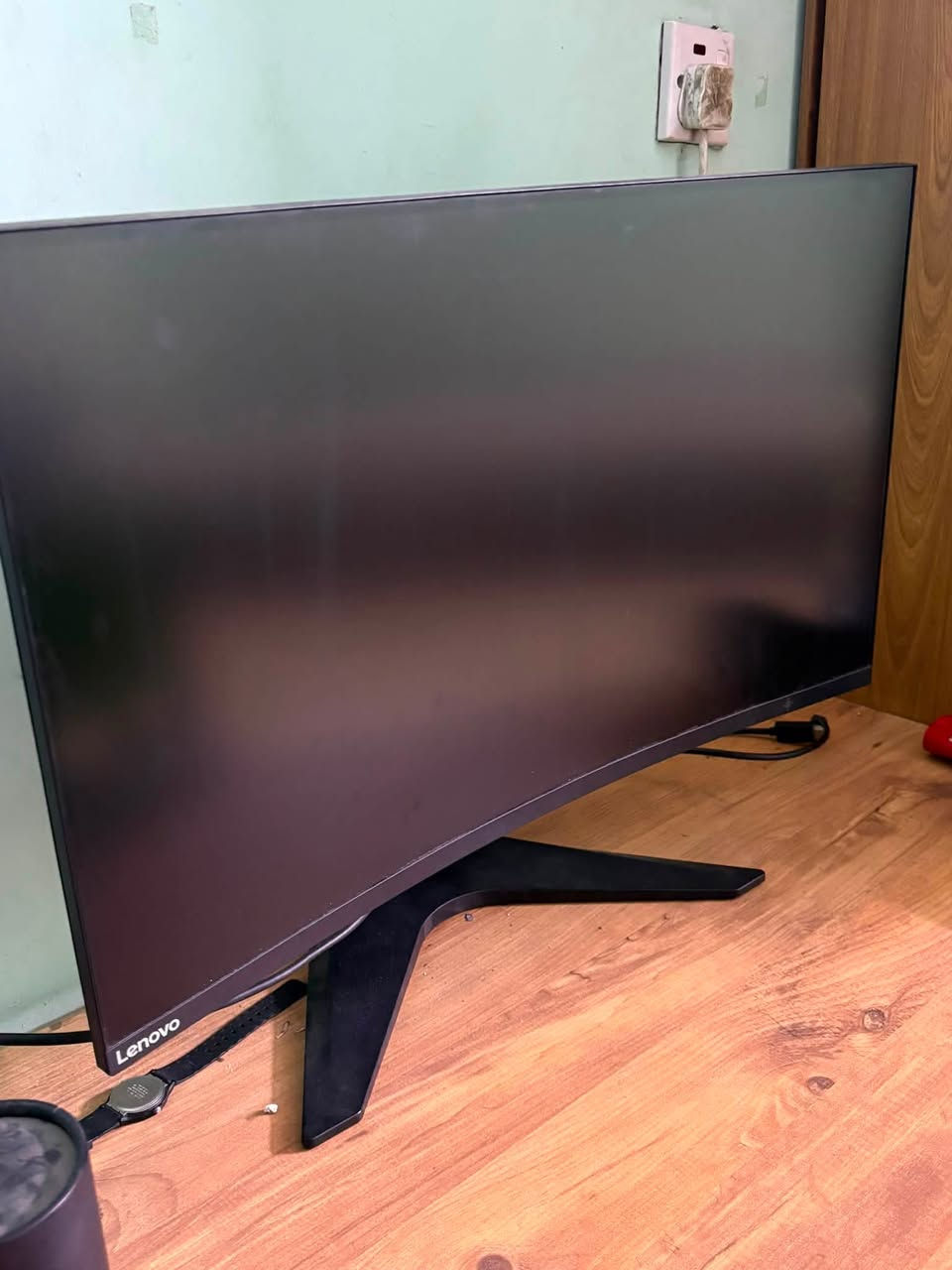 السلام عليكم شاشة lenovo  1080p 165hz مستعملة  السعر 150 التواصل خاص او على الرقم ***********
