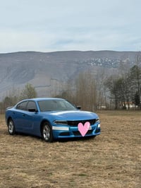 سيارة جارجر مديل 2023 سيارة وارد امريكي  سيارة كلين فقط الدعاميه الخلف...