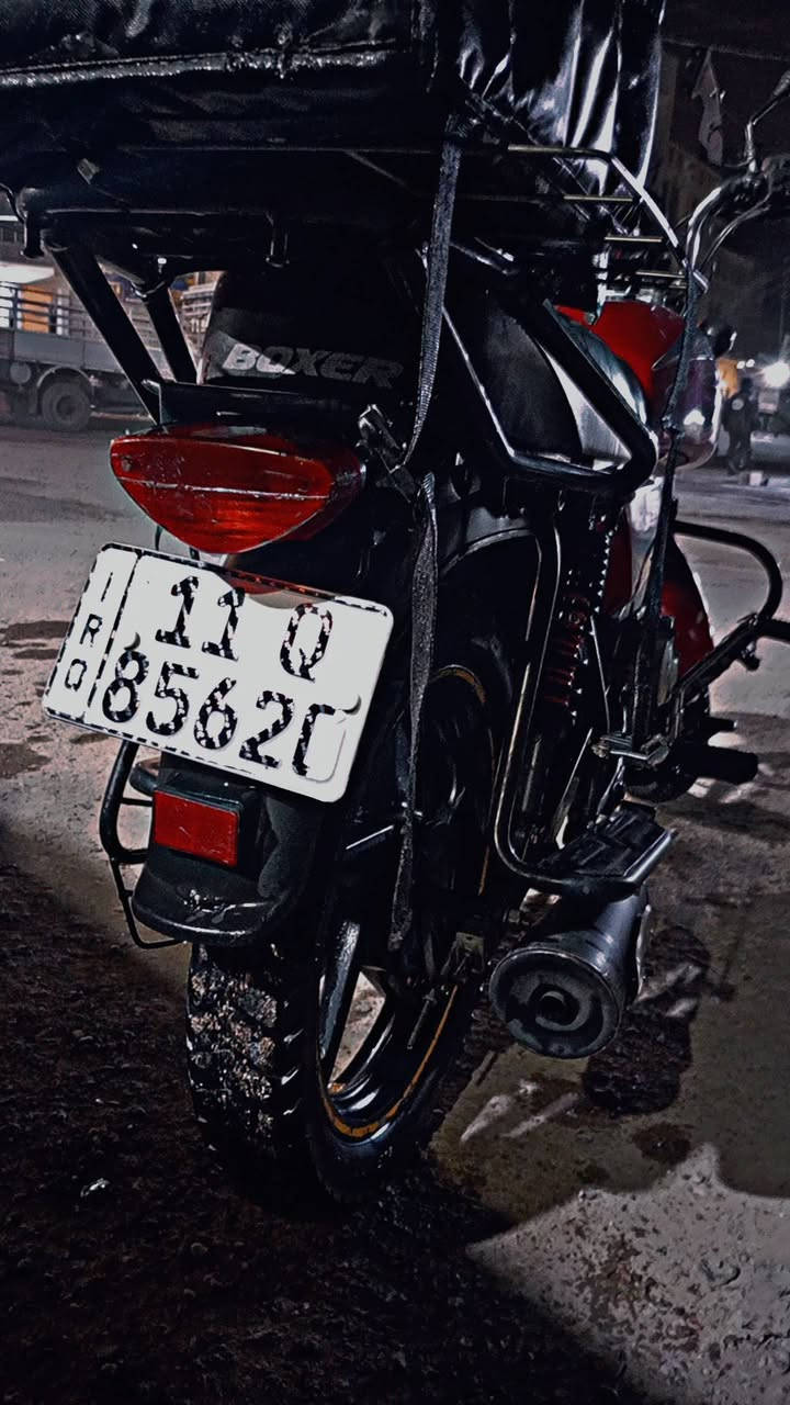 سلام عليكم بوكسر21شهر9 للبيع دراجه مكينته كلش نضيفه وخرسه بيه نواقص بسيطه ويحتاجلها ترتيب بسيط مكاني بغداد الاعضميه رقمي *********** رايده ب 1700وبيه مجال حك الجيه
