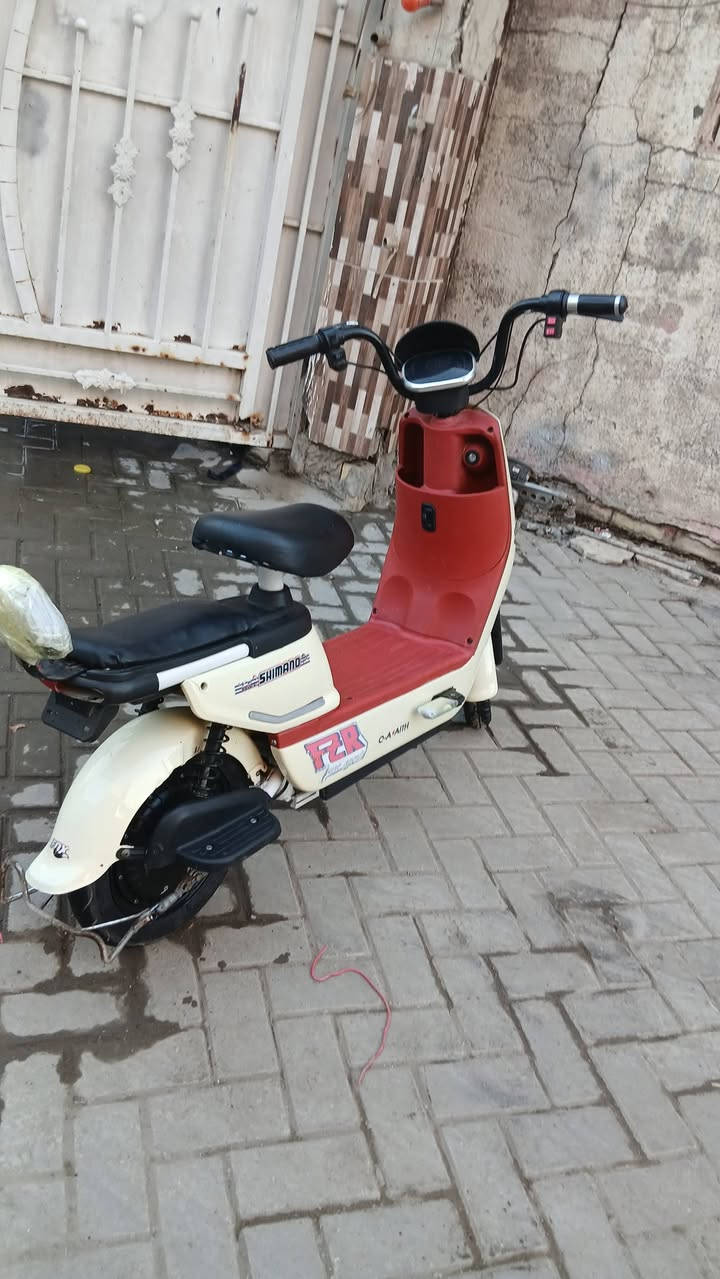 دراجة شحن حجم ١٤ كلشي شغال بيها ***********
