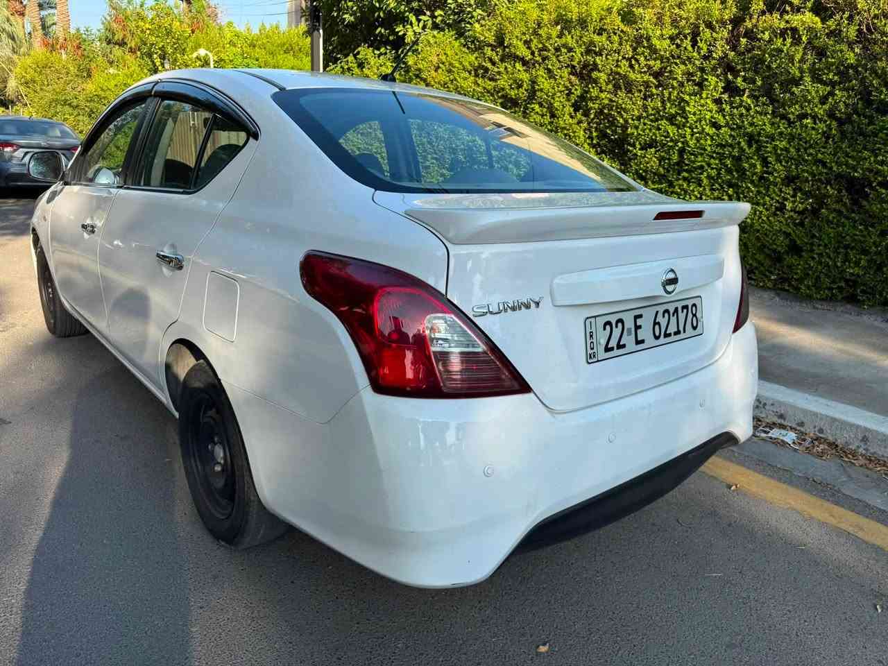 السلام عليكم..
نيسان صني 🚘 2020 رقم اربيل الدولي 
هندي البليته الزركه المرغوب 
ماشية 166 الف km 
السعر 98 ورقه وبيها مجال للجادين بالشراء

السيارة مكفوله من الصبغ والضربه فقط كم بارد تقريبا 3 اماكن بارد 
مواصفات..
محرك 1500 .حساس خلفي..سبايدر..دبل ايرباك....كشن جك..تحكم ستيرن جهتين.. والمري كهرباء..يدات نيكل..بلوجكتر أصلي..ويل اسود حجم 15..تجاوي متحركة..داخل بيجي..مانع انزلاق..( سنويه بسمي الوكالة او التحويل ثاني يوم ) عنواني بغداد حي العدل  ☎️ ***********
