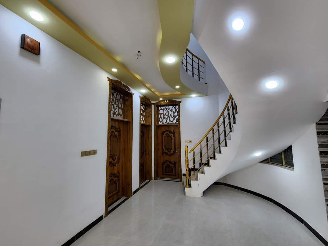 بيت للبيع 🏛️

📍 العنوان : ام الخيل الثالثة، قرب حولي ام الخيل ✅

📈 المساحة : 100 م واجهه 10 م والنزال 10 م 

الدار ركن ✅

يتكون من طابقين كونكريت مُسلح 

- غرف نوم عدد 3
- دورات مياه عدد 3
- صالة عدد 2
- استقبال
- مطبخ

⚠️ السعر : 199 مليون 

☎️ للاستفسار اكثر اتصل على : ***********

أو

📍 زيارة مكتبنا الكائن في : خدمي الجزائر، مقابل المصرف الاهلي العراقي

📤 مكتب أحمد صبري للعقار والمقاولات العامة
