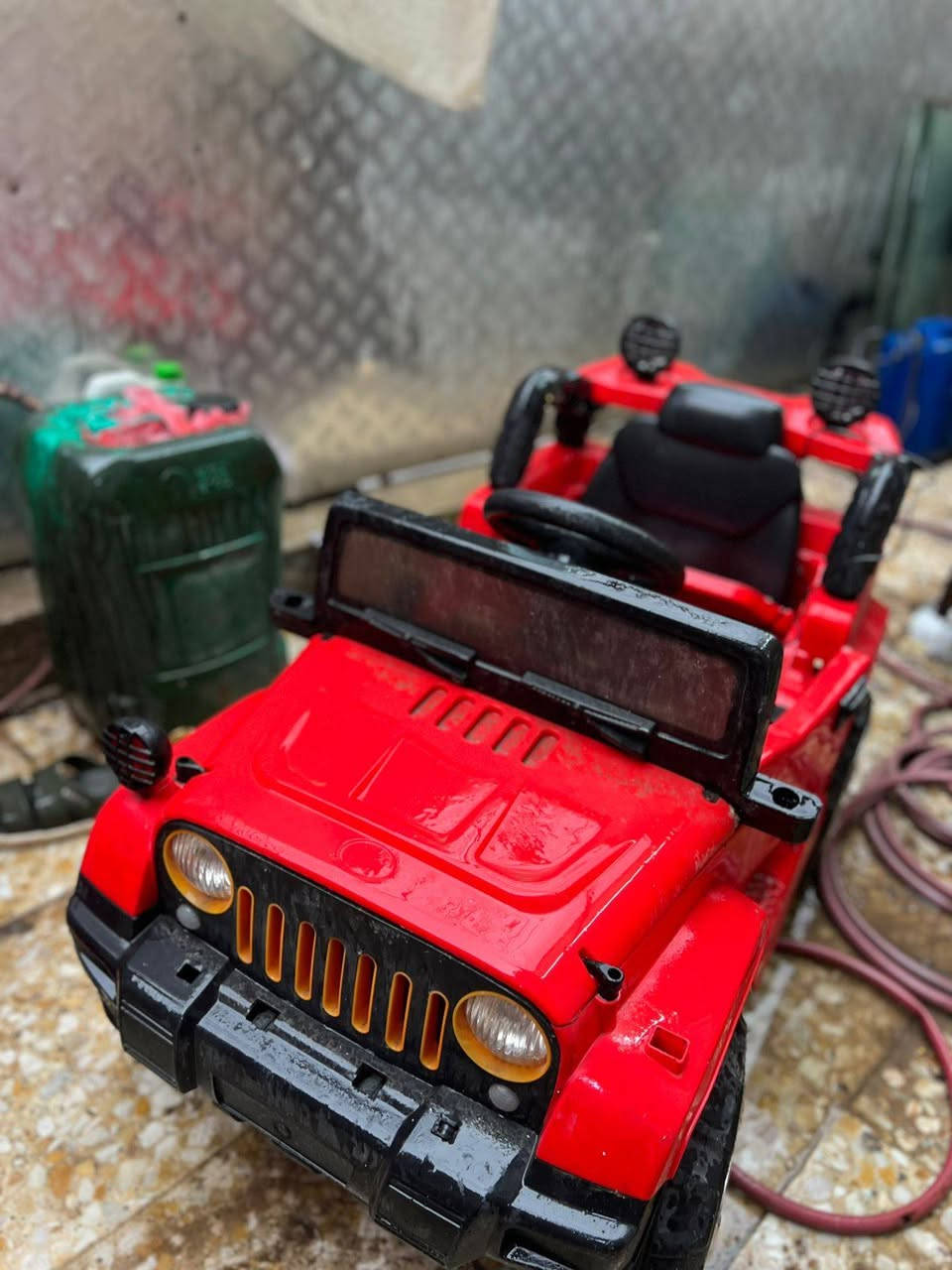 سلام عليكم غراض عندي سياره سعرهه 30 الف الكراسي سعرهن 35 مكاني بغداد *********** بي واتساب
