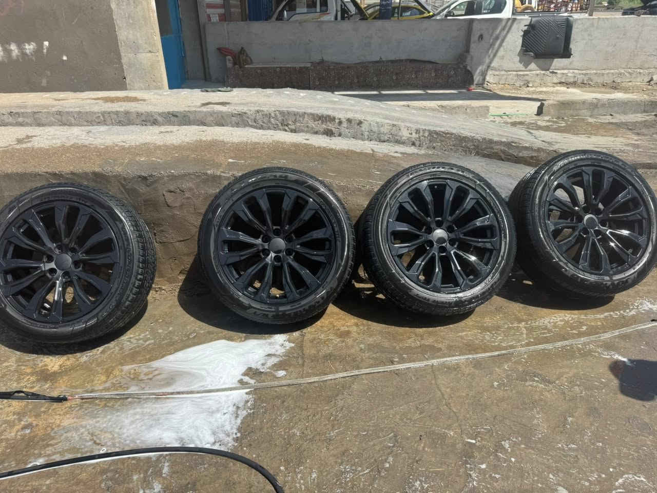 السلام عليكم اخوان للبيع تخم ويل وتاير جمسي دنلي حجم 22 نظيف جدا السعر 700$   ***********

