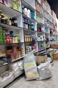 رف عرض من وعشرين وعمقه أربعين سانتي متر ارتفاعه اربع أمتار وعدد الرفوف...