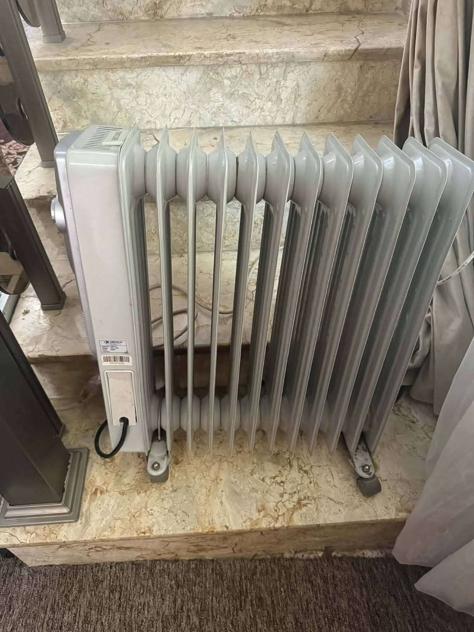 غراض منزليه للبيع كلهن شغالات ومابيهن ايي خلل صوبه زيتيه سعره 35 ميز طعام سعره 20 مغسله ام الكومدي سعره 30 زوليه 2 في 3 نظيفه سعره 15 كيزر الحجم الجبير سعره 50 تنور كهربائي سعره 25 مبرده نظيفه كلش سعره 60 الشراي فقط يتصل *********** ماارد خاص اتصال فقط
