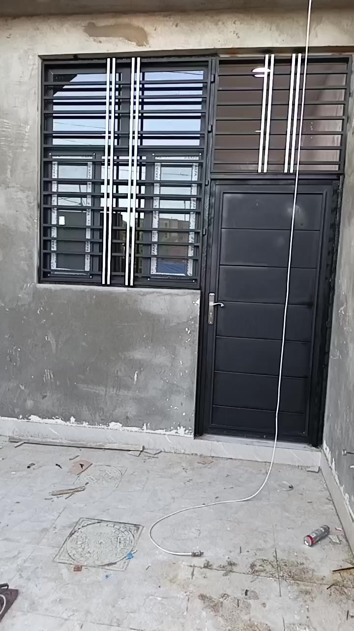 السلام عليكم حداده عامه الأسعار مناسبة والعمل درجة أولى الفريمات الحديد سعر الواحد 15 ألف فقط عمل ' تصليح وصبغ العنوان البصرة ابي الخصيب العوجه ***********
