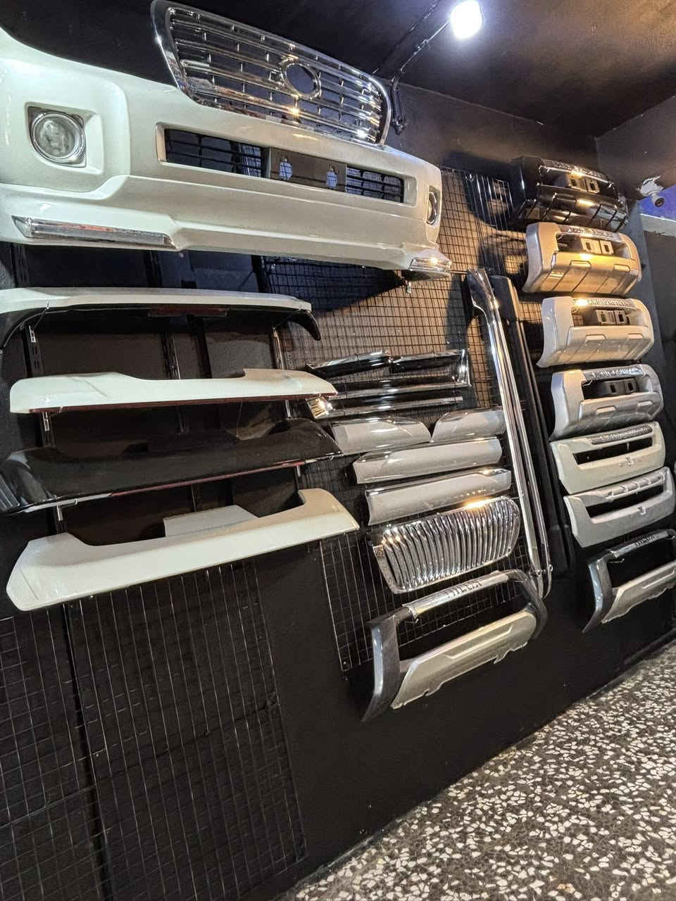 حياكم الله اخواني الاعزاء 

من رخصة الادمن المحترم 

يعلن مجمع اوساكا عن توفير كافة قطع غيار سيارات لاندكروزر لكزس برادو من موديل ٢٠٠٨ الى موديل ٢٠٢٥ 

اصلي جديد ومستخدم 

متوفر توصيل بغداد وكافة المحافظات

قطع غيار صيانة تحديث زيوت

بغداد الكرخ / صناعية البياع / الشارع الثالث


**إذا كنت صاحب هذا الإعلان وتريد حذفه لأي سبب، رجاءا أرسل رسالة إلى الدعم الفني**