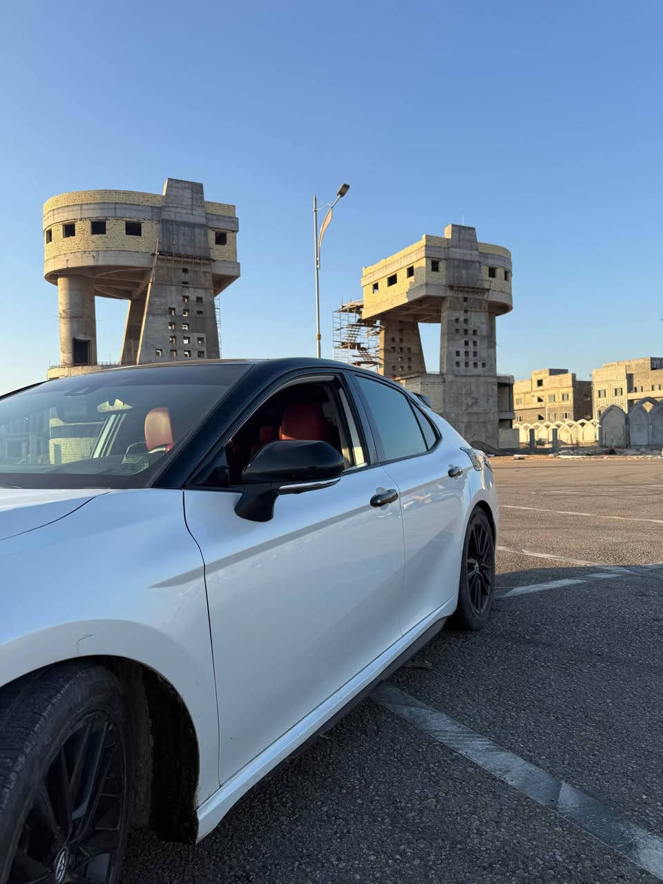 سلام عليكم
كامري xse 6v 2020 
السياره فول الفول 
5 كامرات
تدفئه تبريد كشنات
قطعتين تبريد
كشنات كهرباء
رادار امامي وخلفي
السياره 6 سلندر 
قليل هاي الفئه تجي بهيج محرك وبهيج مواصفات
السياره مكفوله من الصبغ  
بيها فقط 3 قطع بارد
السعر 220 وبيها  مجال للشراي
للأستفسار *********** كربلاء, العراق
