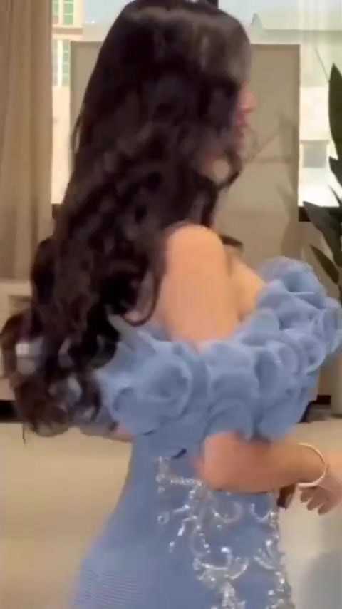مرحبا بنات
عندي ذني الفساتين للبيع السمائي ٣٦-٣٨ ملبوس مره وحدة يجنن باللبس اخذته ١٥٠ أريده ٨٥ من ريتال 

الثاني النيلي اخذته ب ١٥٠ اريده ب ١٠٠ من روما فاشن قياس ٤٢ وسويتله وصلة تعراضه وبي حبل هم  يلبس اكبر يعني والوشاح مالته كله مشغول لؤلؤ بلون الفستان 

الفستانين بيهم مجال 🤍💙


**إذا كنت صاحب هذا الإعلان وتريد حذفه لأي سبب، رجاءا أرسل رسالة إلى الدعم الفني**