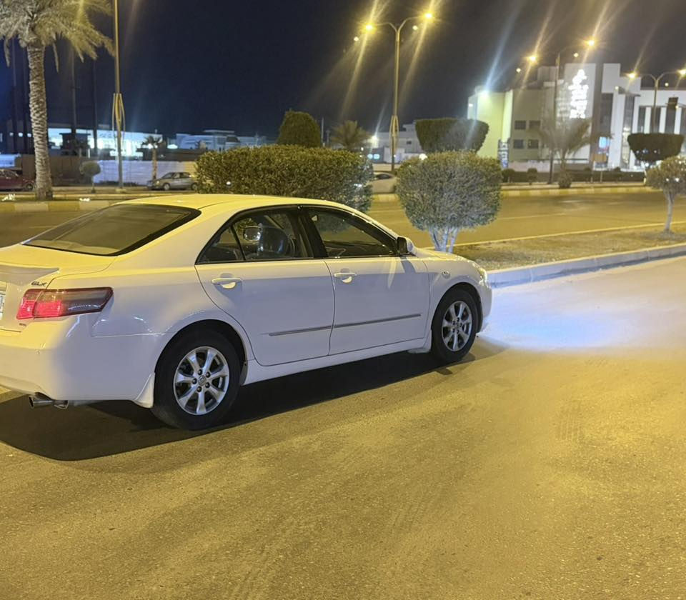 كامري 2008 مكفولة من الصبغ وارد خليجي GLX كير ومحرك ع الفحص تراي حلو نعومة بالمشي رقم انكليزي تحويل ثاني يوم السعر 120 ورقة وبي مجال شي قليل / الفلوجة ***********
