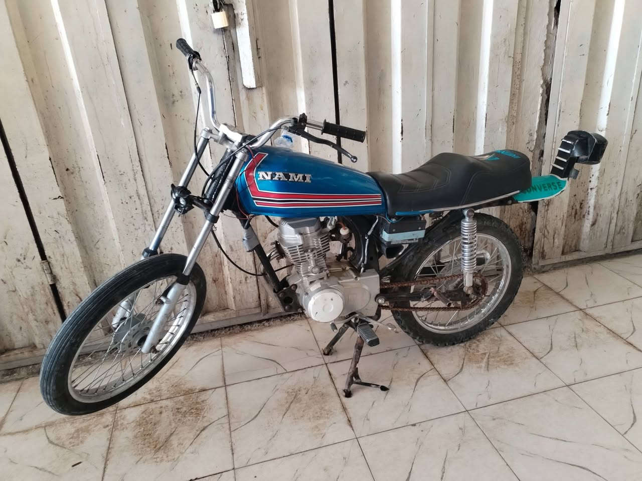 شاصي سكنر وباقي نامه سعر ٦٠٠ وبيه مجال قليل حك جيه ***********

