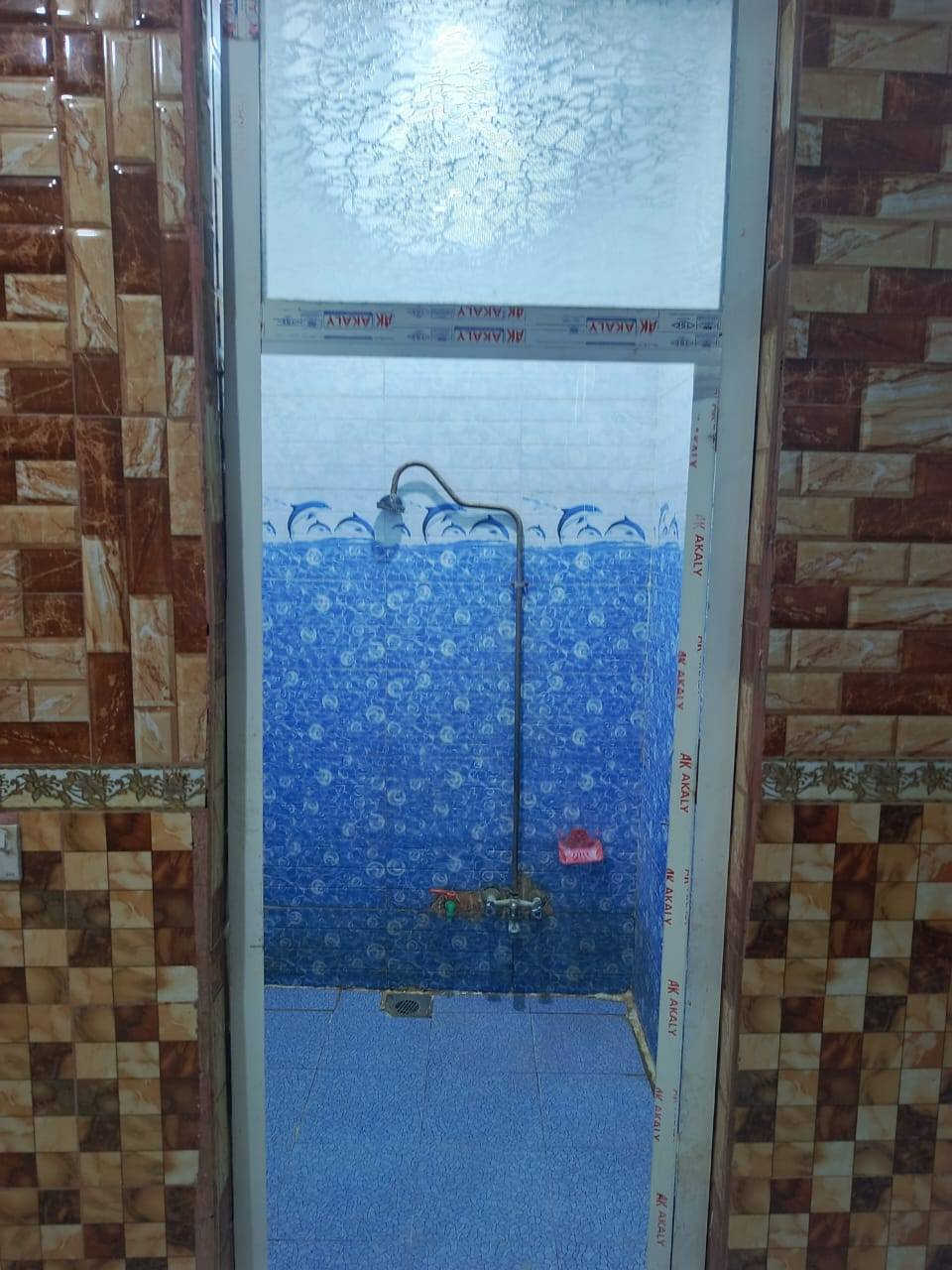 للبيع بيت ١٥٠ متر يحتوي على غرفتين نوم وصالة وصالة واستقبال ومطبخ بناء بلوك وصب السقف بناء حديث
حي زليزل
رابع فرع
للاستفسار 
***********
***********
