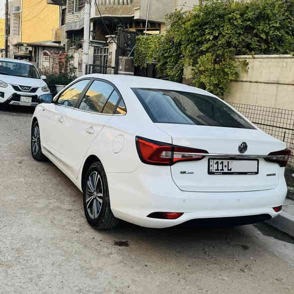 ام جي 5 || MG 5
موديل 2024
فول مواصفات LUX 1/1
فتحة سقف 
كامرات 360 
كراسي جلد تحكم كهرباء
هاند بريك دگمة 
مري طي كهرباء
مثبت سرعة  
تشغيل بصمة 
اضوية led ابيض
وباقي المواصفات المعروفة 
عليها عازل حراري على الجام 
و دوشمة للكراسي 

داخل
رقم بغداد  
ماشية 9000
مكان السيارة بغداد 
السعر 122
رقم: ***********
