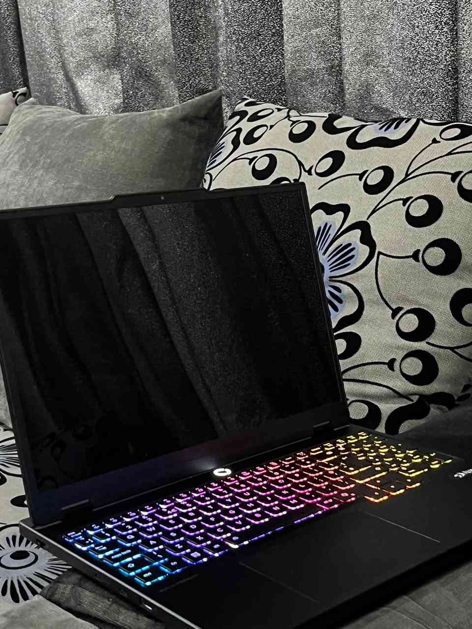 السلام عليكم
لابتوب Lenovo legion 5
نضيف جدا أخت جديدة استخدام قليل كامل ملحقات


**إذا كنت صاحب هذا الإعلان وتريد حذفه لأي سبب، رجاءا أرسل رسالة إلى الدعم الفني**
