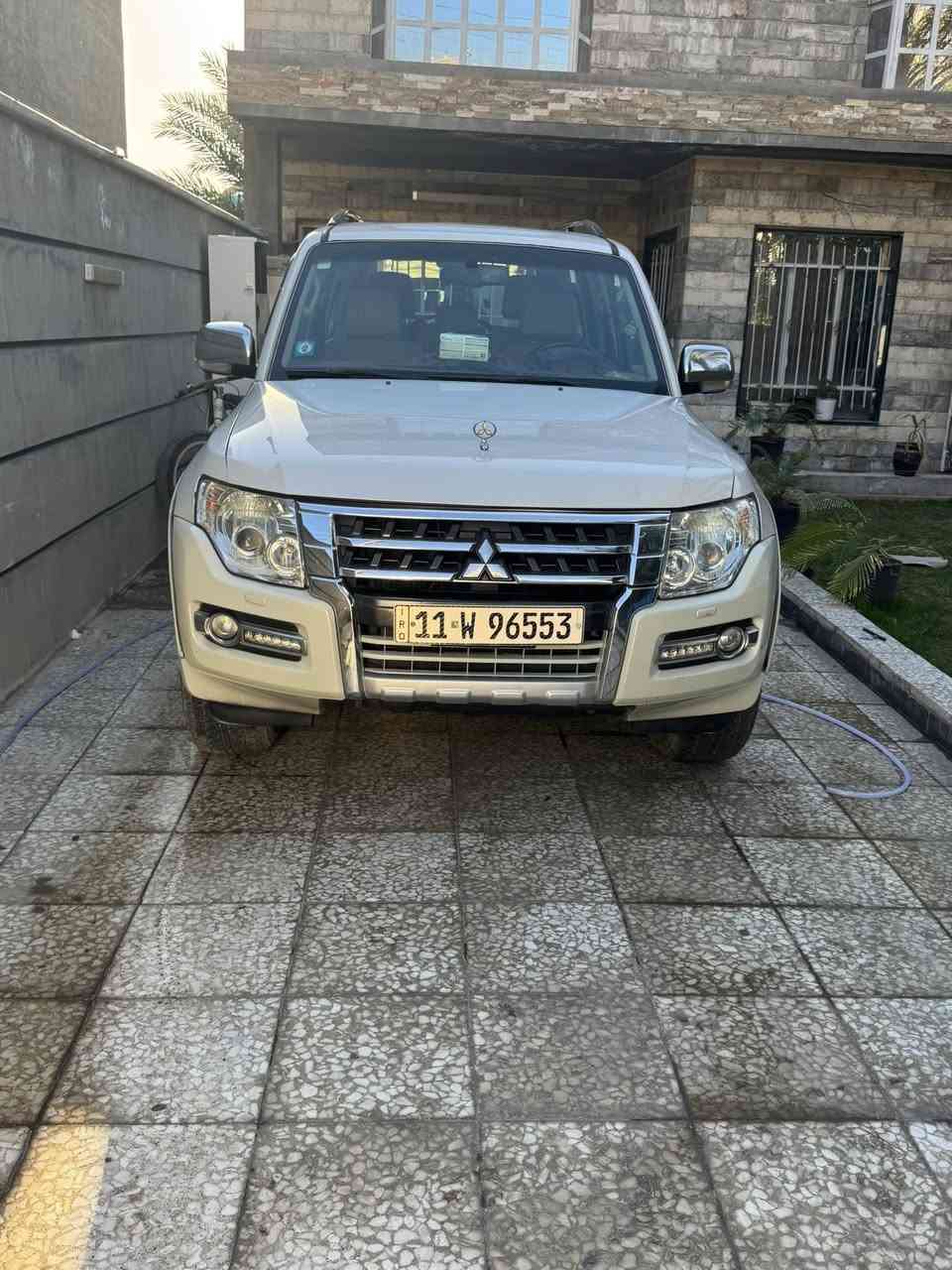 السلام عليكم 🛑🛑
سيارة باجيرو موديل 2015 ابيض صدفي✨ 
ماشيه 70 حقيقي بلاديه من الشركة ما ملعوب بيها 👍🏻
مكفوله كير و مكينه و كلشي سيارة مال بيت نضيفه باسمنا تحويل مباشر 
مكانها بغداد السيدية سعرها مناسب
للاستفسار خاص او الاتصال 
***********
