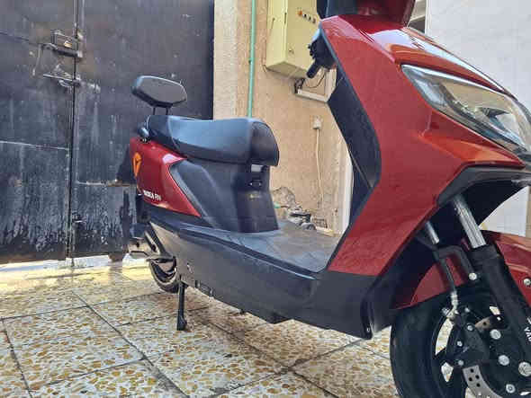 ٦ بطاريات ٢٣ امبير كرافين عمرهن ٣ اضعاف البطارية العادية
مع ضمان سنتين
ماشيه اقل الالفين
نضيفة جدا كأنما جديدة معتني بيها كلش
استخدام قليل جدا
كاملة بدون اي نقص وع الضمان
سرعتها ٦٠ حقيقي سلاسة وتسارع يخبل
كلها لدات والايت الامامي قوي بشكل
بالشحنة الوحدة تمشي اكثر من ٦٥ كيلو
واذا سرعة اقل تمشي اكثر
وياها شاحنتها الاصلي
وكذالك وصل الشراء بأسمي
مكاني بغداد ويوجد توصيل
السعر ٧٧٥
***********
