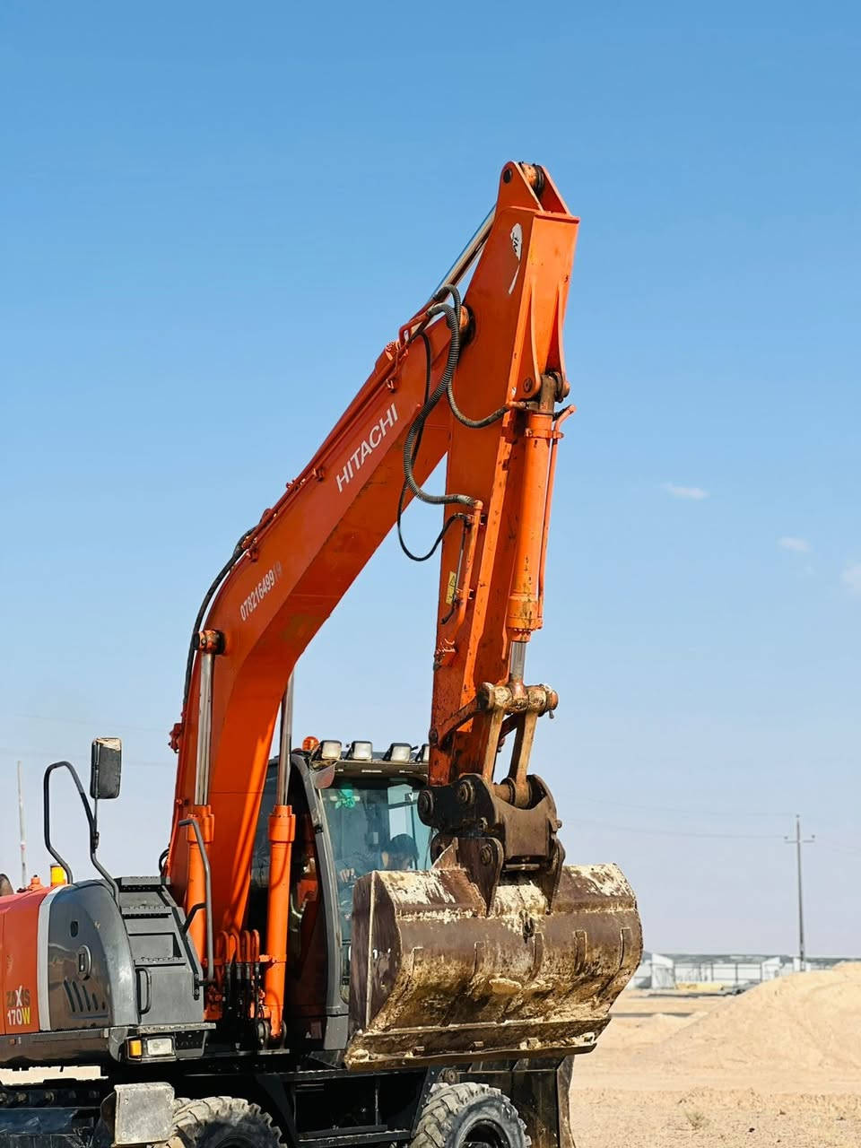 السلام عليكم حفاره زت ثري للبيع
 موديل   2010
حفاره مكفوله بلادي***********
للستفسار  اتصل
