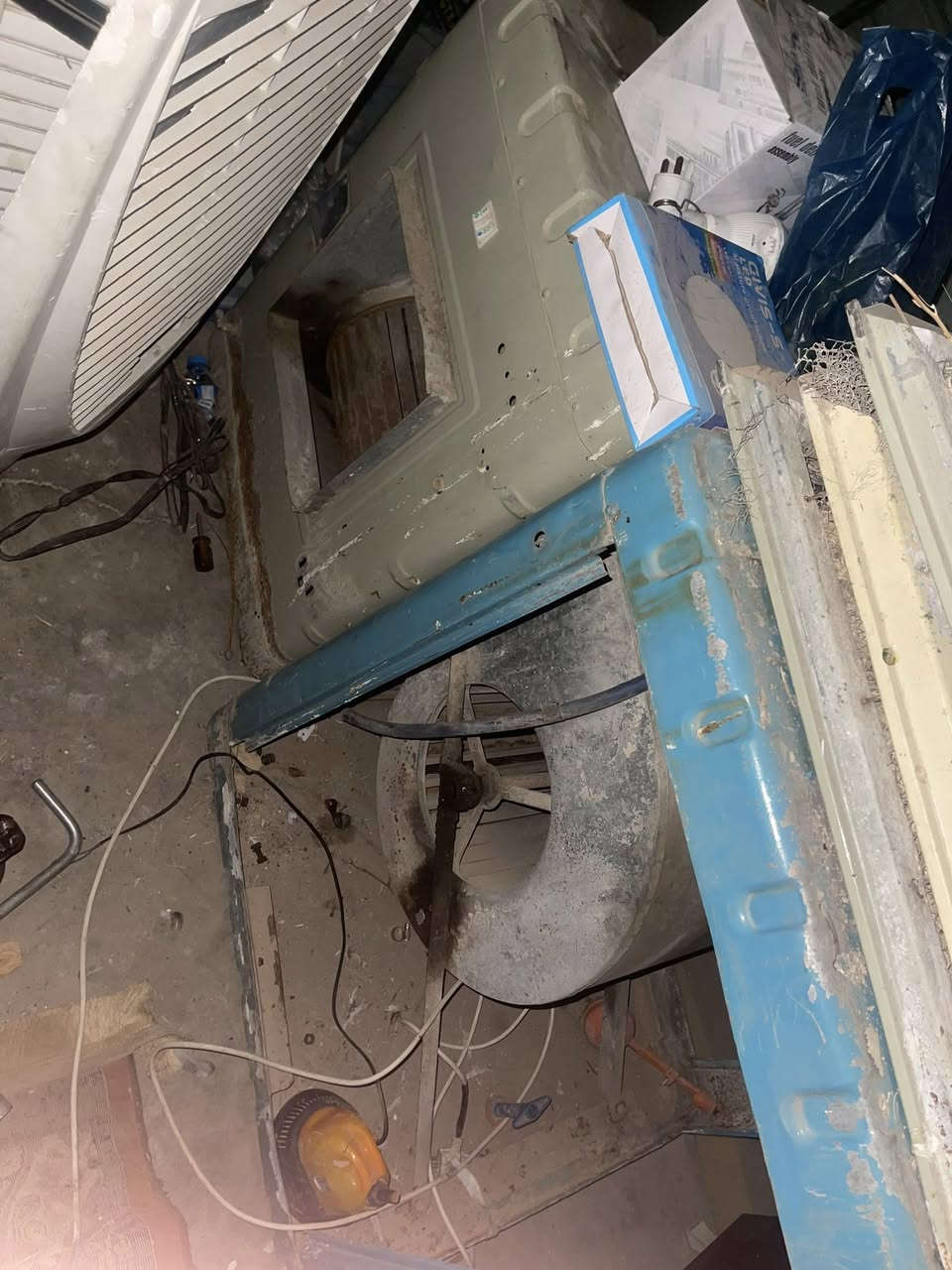 مبرده عدد ٢ للبيع صوبه بس يحتاج فتيله وتنضيف قيم وآخذ مكان كركوك قادسيه ٢ رقمي ***********
