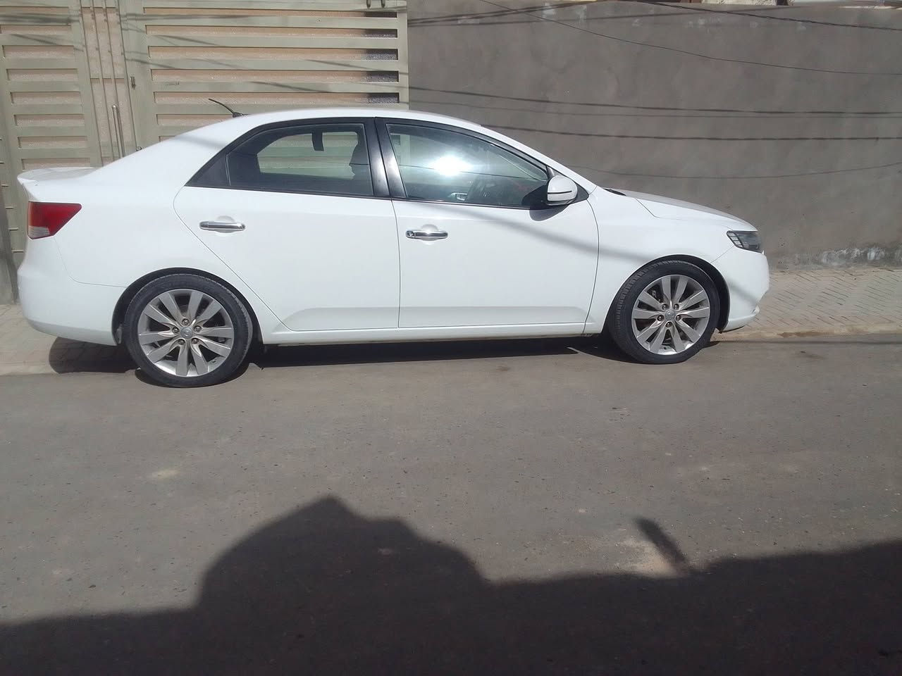 السلام عليكم ورحمه الله وبركاته
كيا سيراتو موديل 2012 خليجي مكفولة من الصبغ والتبديل رقم سليمانية دولي جديد هزة جديدة شفتات سرعة تحكم جهتين تبريد بيانو عداد ليزري كلها بلاد حته الدعاميات دواخل جديدة فقط بارد بسيط جدا وكرت مكينة وكير تمام السعر 115 موجودة الديوانية ***********
