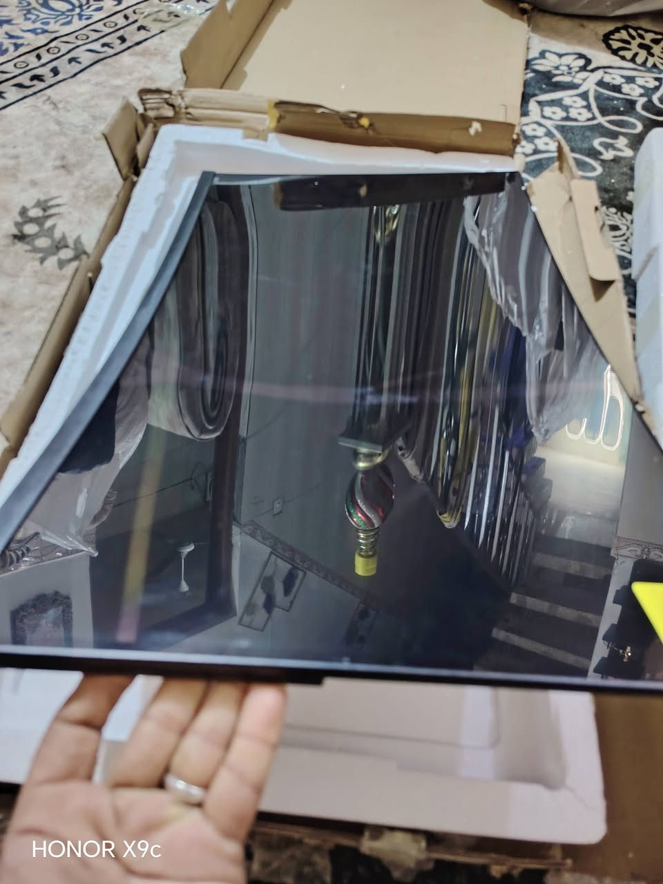 السلام عليكم شباب.. 
شاشه طلعت عندي تشتغل بعدهي بل الجيس بس بيه كسر شغلتها تطلع الكسر مالتها 😔😔😔 قياسها 27
كلش حلو منحني شكلها اعتقد مال كيمنك 
سعرها 25 مو التوصيل واعتقد تصلح


**إذا كنت صاحب هذا الإعلان وتريد حذفه لأي سبب، رجاءا أرسل رسالة إلى الدعم الفني**