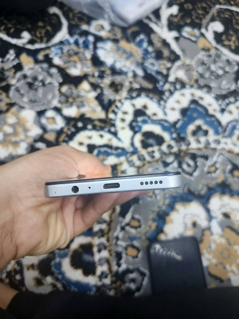 Honor x7c بۆفرۆشتن
256gb
کارتۆنو شەحنی خۆی لەگەڵە
پاتری6000
ڕام8
دوو سیم
نەکراوەتەوە
کامێرای 108mp
سناپ دراگۆنی 685
زۆر پاک و بێکێشەیە 
سعری  210هەزار
*********** السليمانية, العراق

