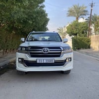 لاندكروز ١٩ كراند تورنك وكالة ساس محرك ستة سلندر ٤٠٠٠ ماشية ٧٠٠٠٠ الف ...