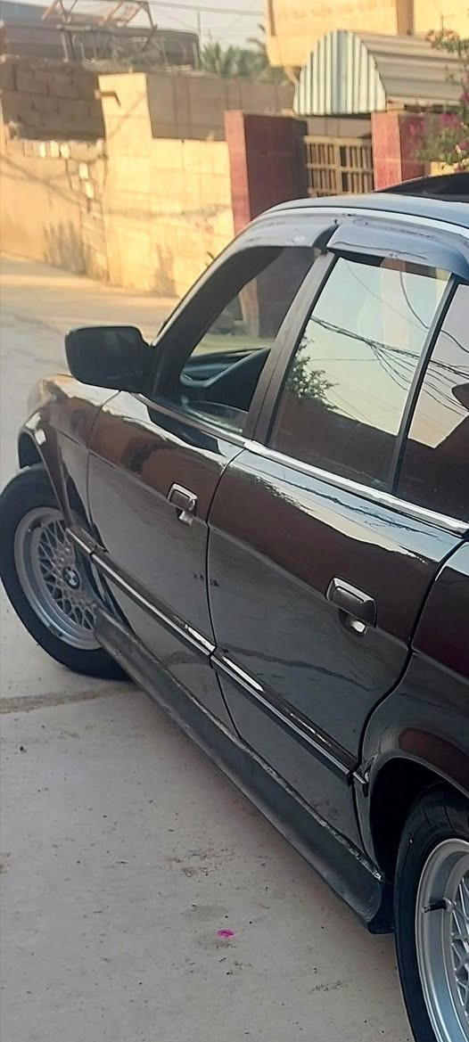 السلام عليكم BM 535 موديل 91رقم بغداد صبغ عام للجماليه السعر 45وبيه مجال عنوان ديالى الخالص ..ترهم مراوس بسوناتا 2 او مارسيدس دب. للتواصل ***********
