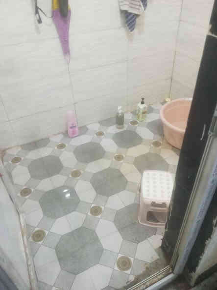 سلام عليكم بيت البيع في جزيره باب لهوه شارع 15سعر 37بيه مجال رقم *********** مساحه 100 متر
