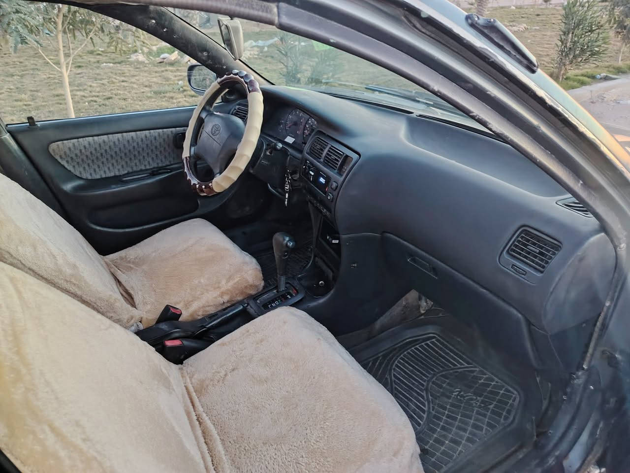 السلام عليكم 
سيارة مكفولة كفالة عامة جاهزة سنوية نافذةب٢٠١٩ مصبوغة عام للجمالية مكينة كير حدادية تخم تاير كله جديد مالكها أقاربي السعر ٥٣ وبي مجال 
***********
