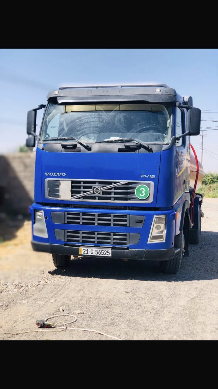 السلام عليكم تنكر فولفو للبيع موديل 2005 كير اوتماتيك 12 نمره تانكي 16 الف رقم السليمانيه تحويل مباشر مكان السيارة صلاح الدين بيجي ناحية الحجاج  *********** السعر 225 وبيه مجال
